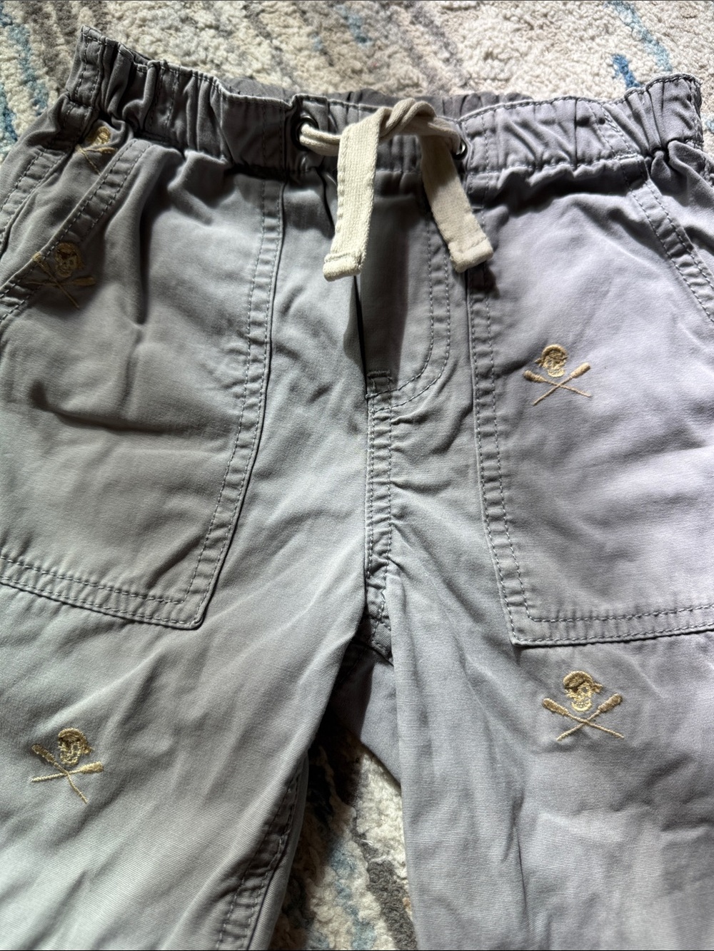 Skull and Crossbones Crewcuts, gray tie waist shorts size 6/7